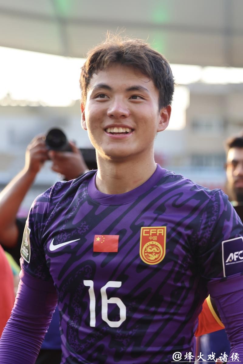 被队友抛起的瞬间,我曾梦到过——专访U23国足门将李昊 被队友抛起的瞬间,我曾梦到过——专访U23国足门将李昊